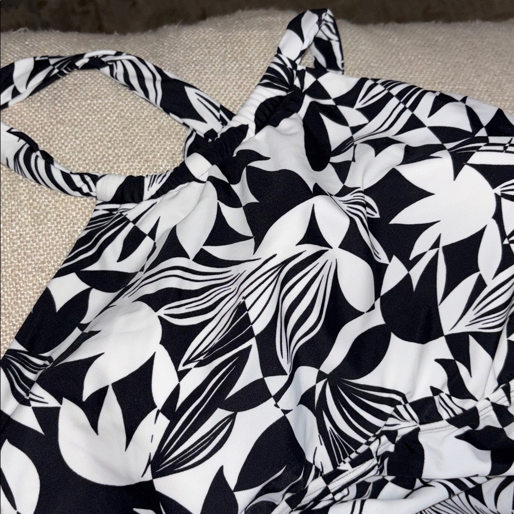 Shade & Shore Tunneled Halter Tankini Top - Picture 6 of 8